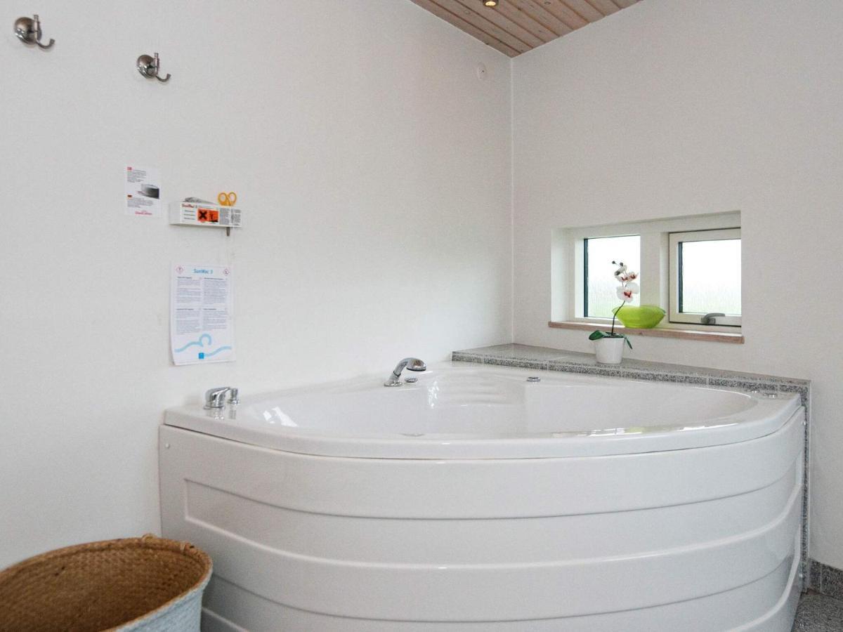 8 Person Holiday Home In Ebeltoft Exterior photo